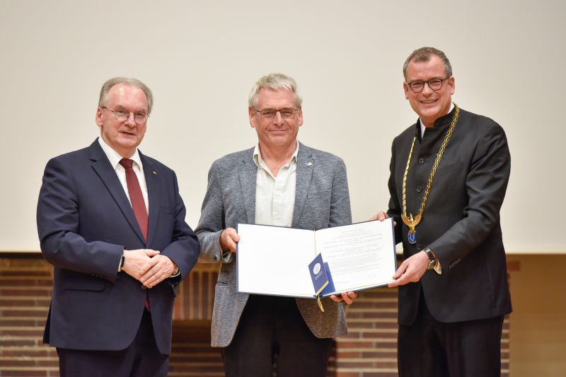 Gernot Heiser being inducted into the Leopoldina Academy. Credit: Markus Scholz for Leopoldina